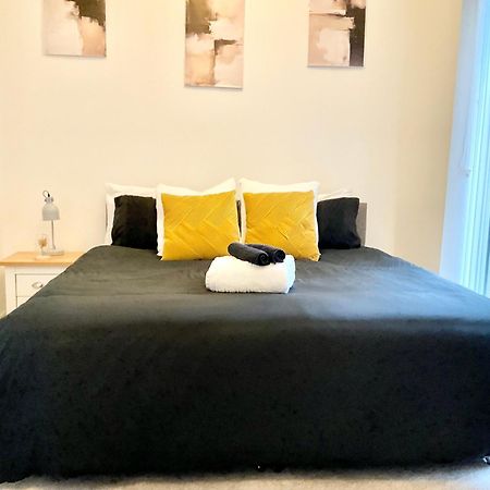 The Parkes A Stylish 3Br House, 5 Mins From Central Birmingham Close To The Edgbaston Stadium, The Hippodrome, Uob, Aston And Bcu, China Town, Kings Heath Bhx Airport And Much More Ngoại thất bức ảnh