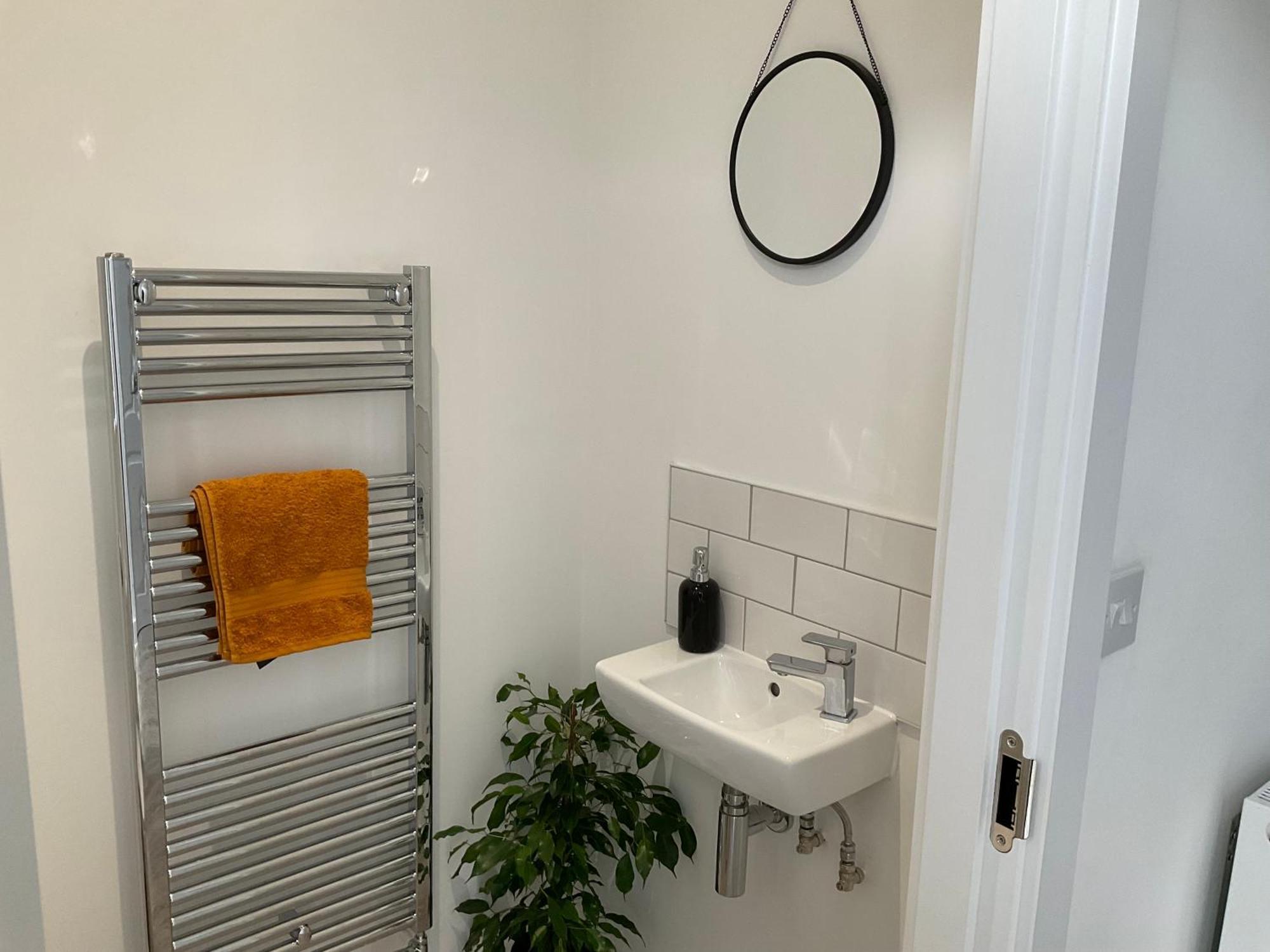 The Parkes A Stylish 3Br House, 5 Mins From Central Birmingham Close To The Edgbaston Stadium, The Hippodrome, Uob, Aston And Bcu, China Town, Kings Heath Bhx Airport And Much More Ngoại thất bức ảnh