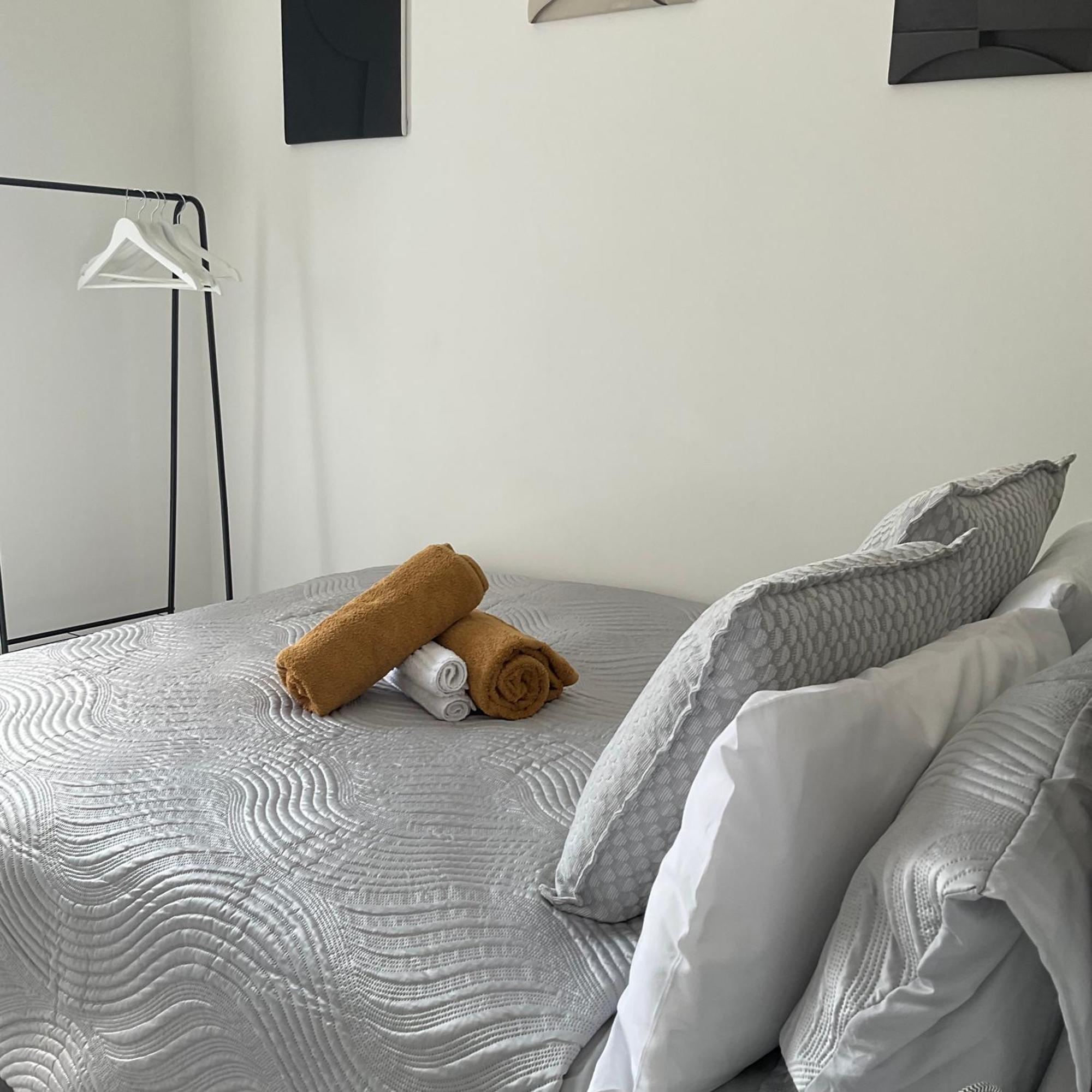 The Parkes A Stylish 3Br House, 5 Mins From Central Birmingham Close To The Edgbaston Stadium, The Hippodrome, Uob, Aston And Bcu, China Town, Kings Heath Bhx Airport And Much More Ngoại thất bức ảnh