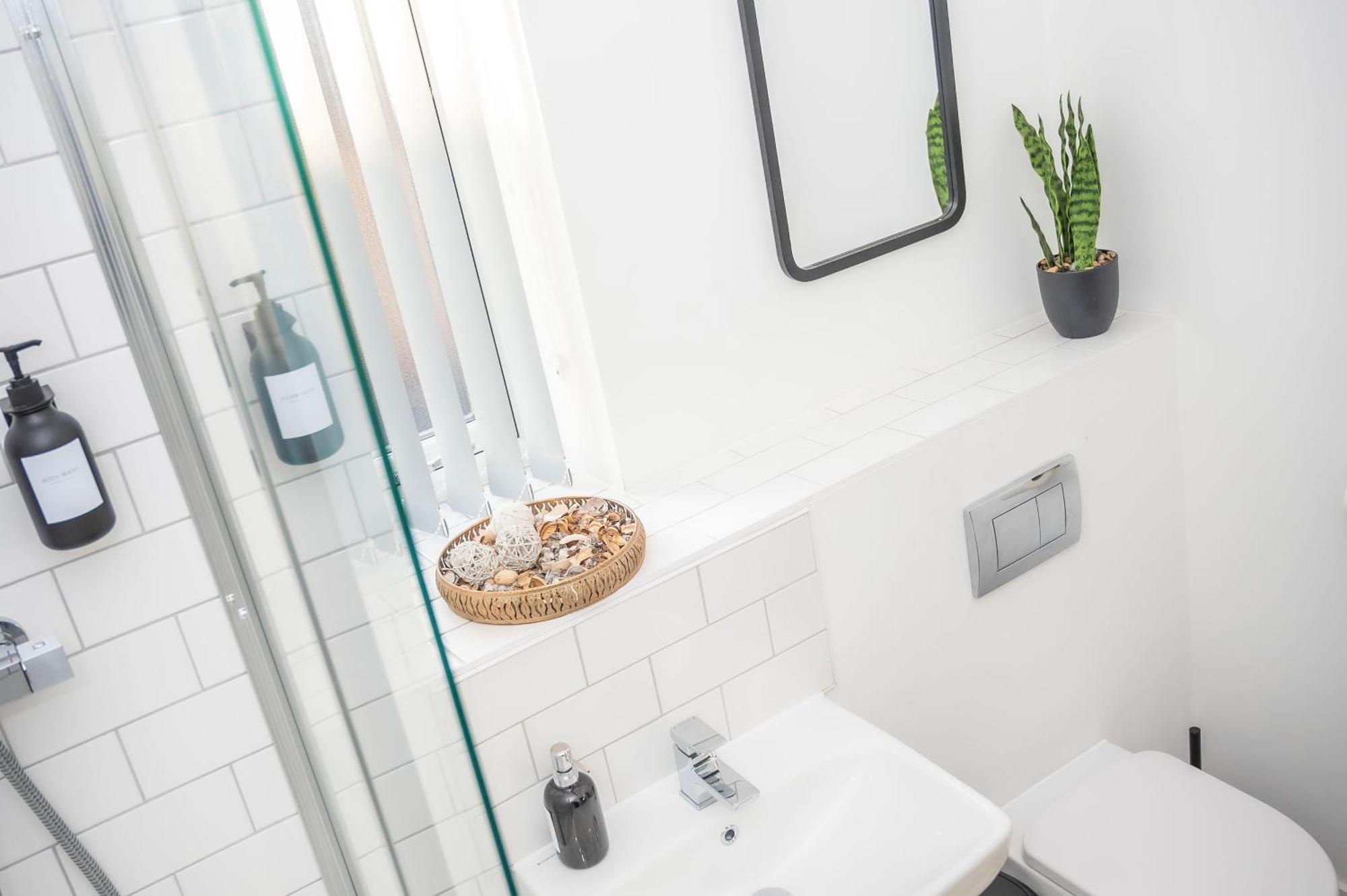 The Parkes A Stylish 3Br House, 5 Mins From Central Birmingham Close To The Edgbaston Stadium, The Hippodrome, Uob, Aston And Bcu, China Town, Kings Heath Bhx Airport And Much More Ngoại thất bức ảnh